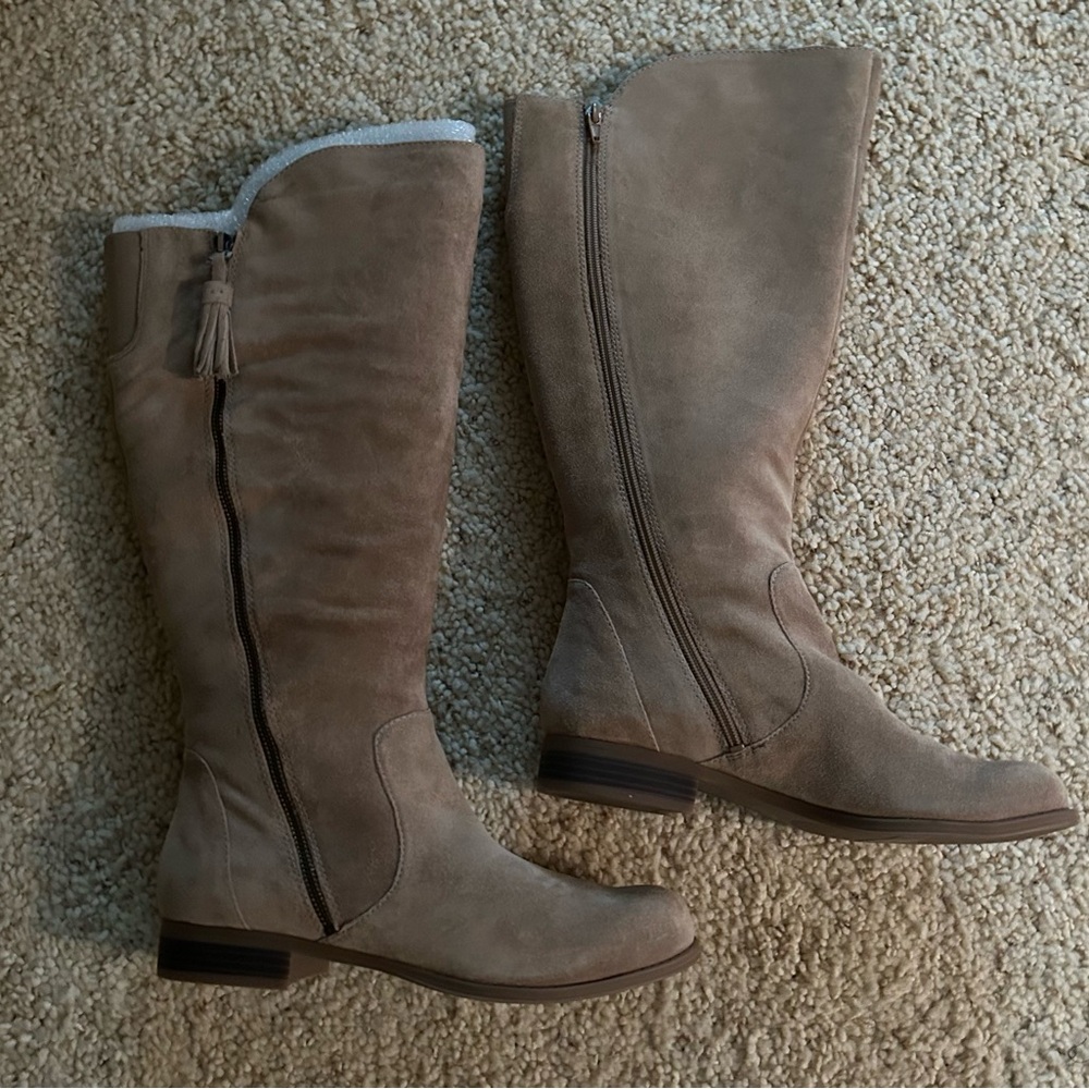 Naturalizer NWOT Wide Calf Side Zippered Tall Boots Tan